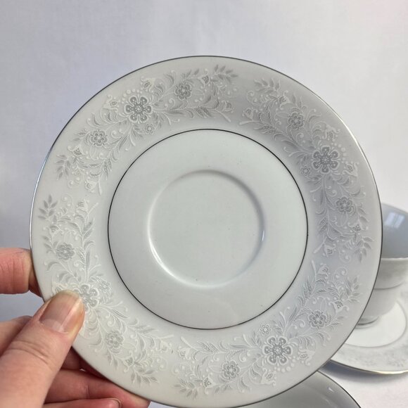 TWO Crown Ming Queen's Lace Cup & Saucer Sets White Flowers Platinum Trim - Picture 16 of 16